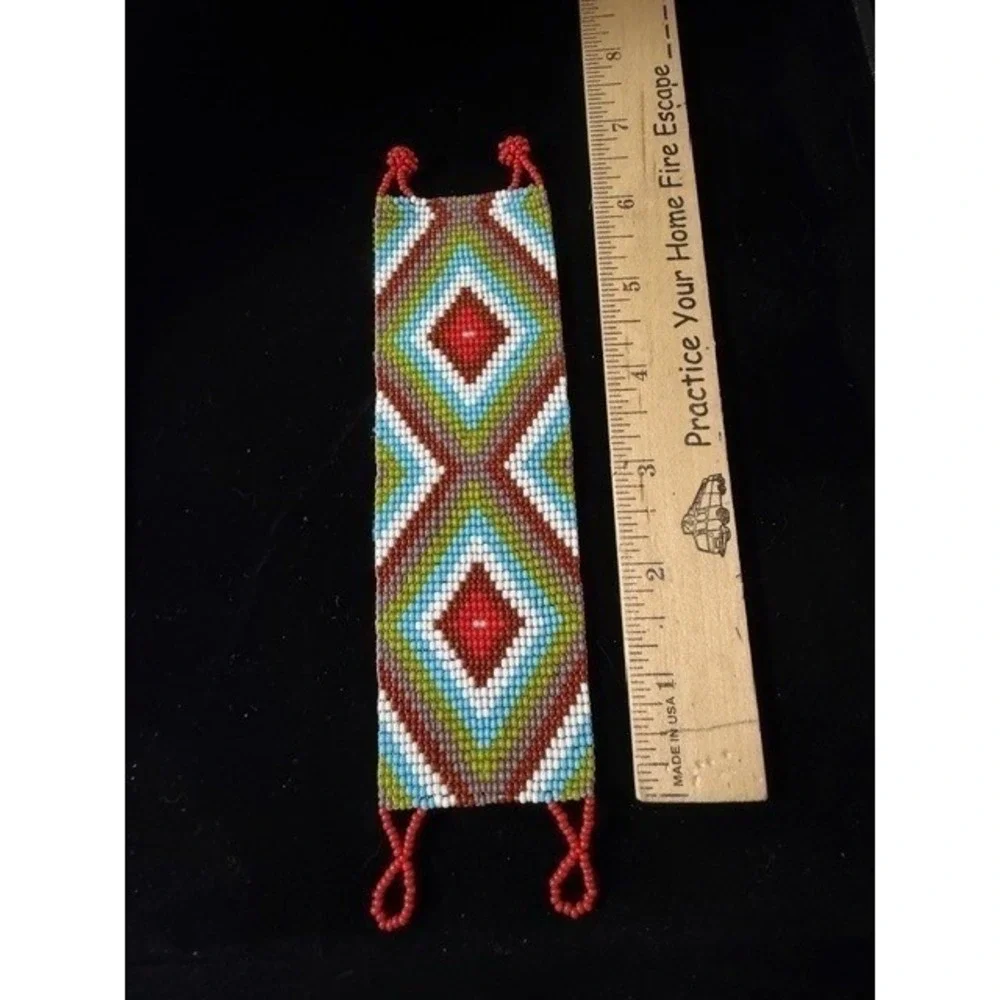 Native American Inspired Seed Bead Bracelet geometric design gorgeous no flaws